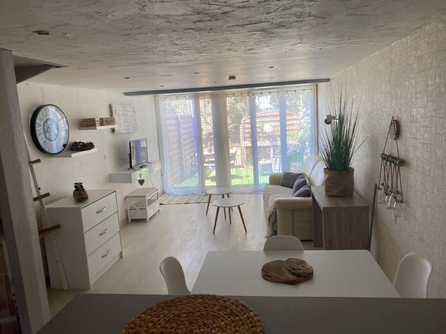 Un Duplex Pour 4 Personne Residence De Vacances Arles Bagian luar foto